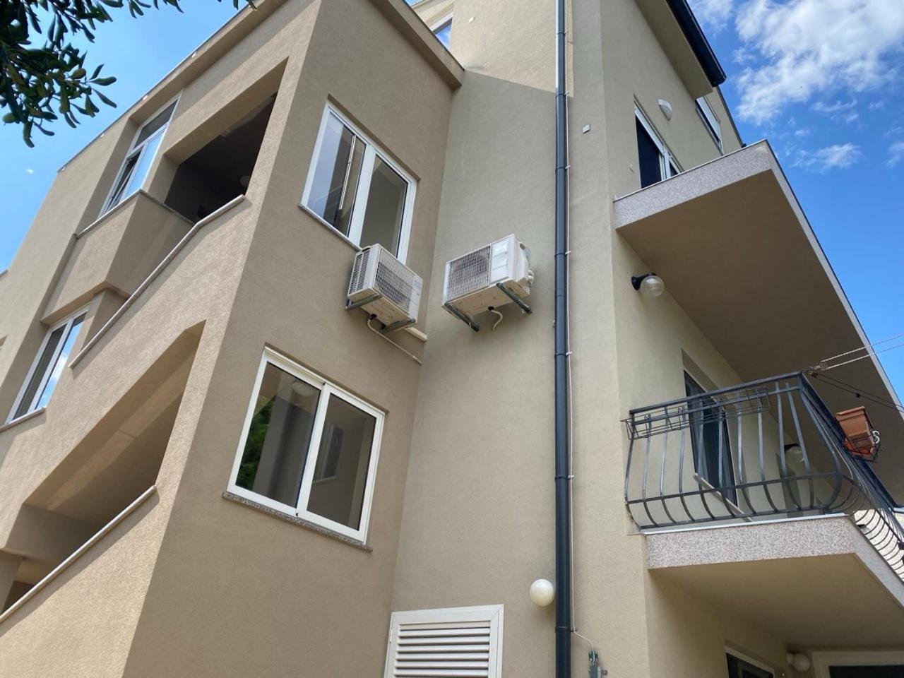 Apartments Mirta Rovinj Bagian luar foto